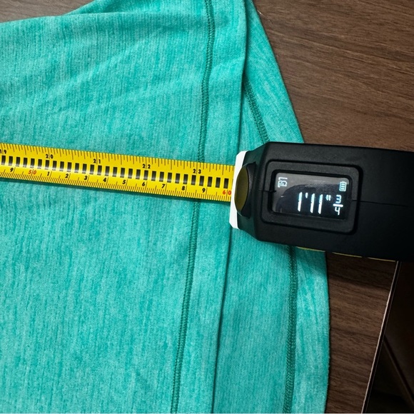 Lululemon Tank Womens 4 Green Twist & Toll 2 in 1 Yoga Gym Workout Athleisure - Picture 8 of 10